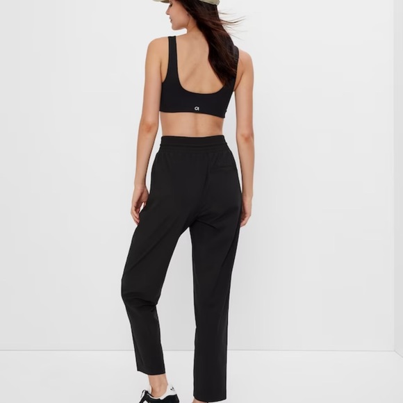 GapFit High Rise Runaround Pants - Picture 6 of 6